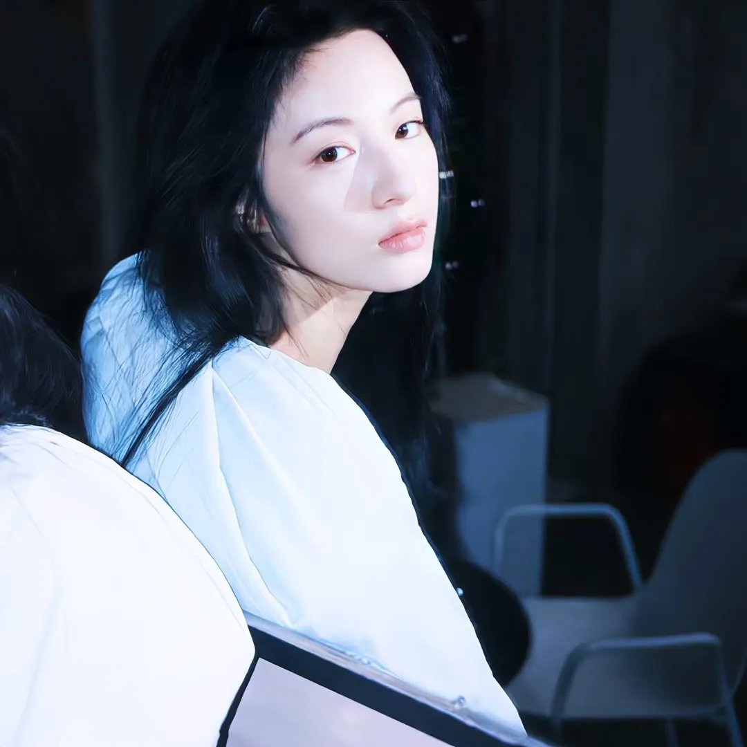 间谍嬉春